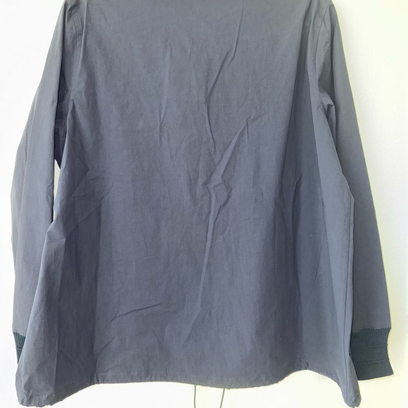 NWT $595 St. John Sport Techno Button Down Stretch Shirt Jacket Navy Size M - Picture 6 of 7